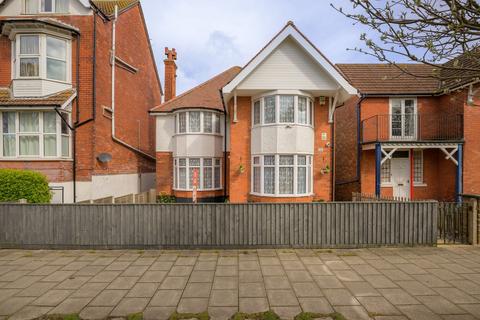 4 bedroom detached house for sale, Ida Road, Skegness PE25