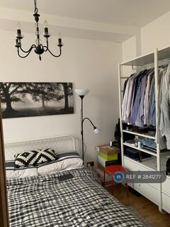 2 bedroom flat to rent, Greyhound Lane, London, SW16
