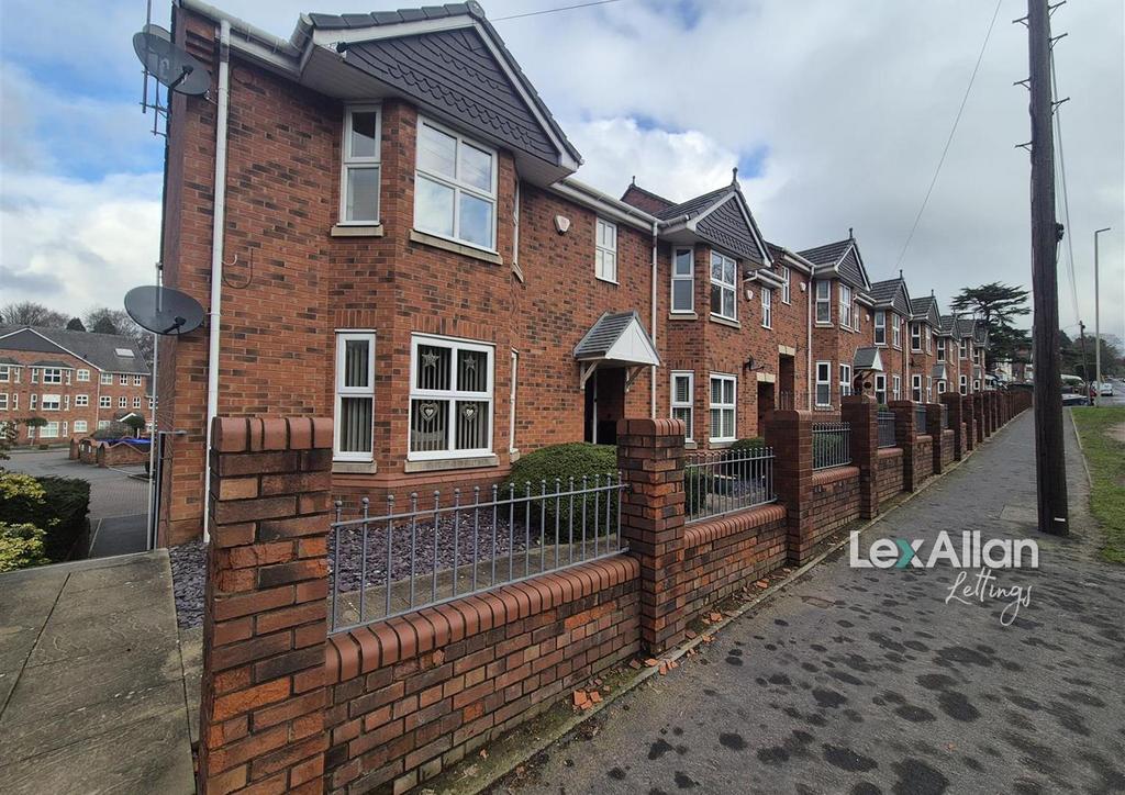 Crownoakes Drive Wordsley 2.jpg