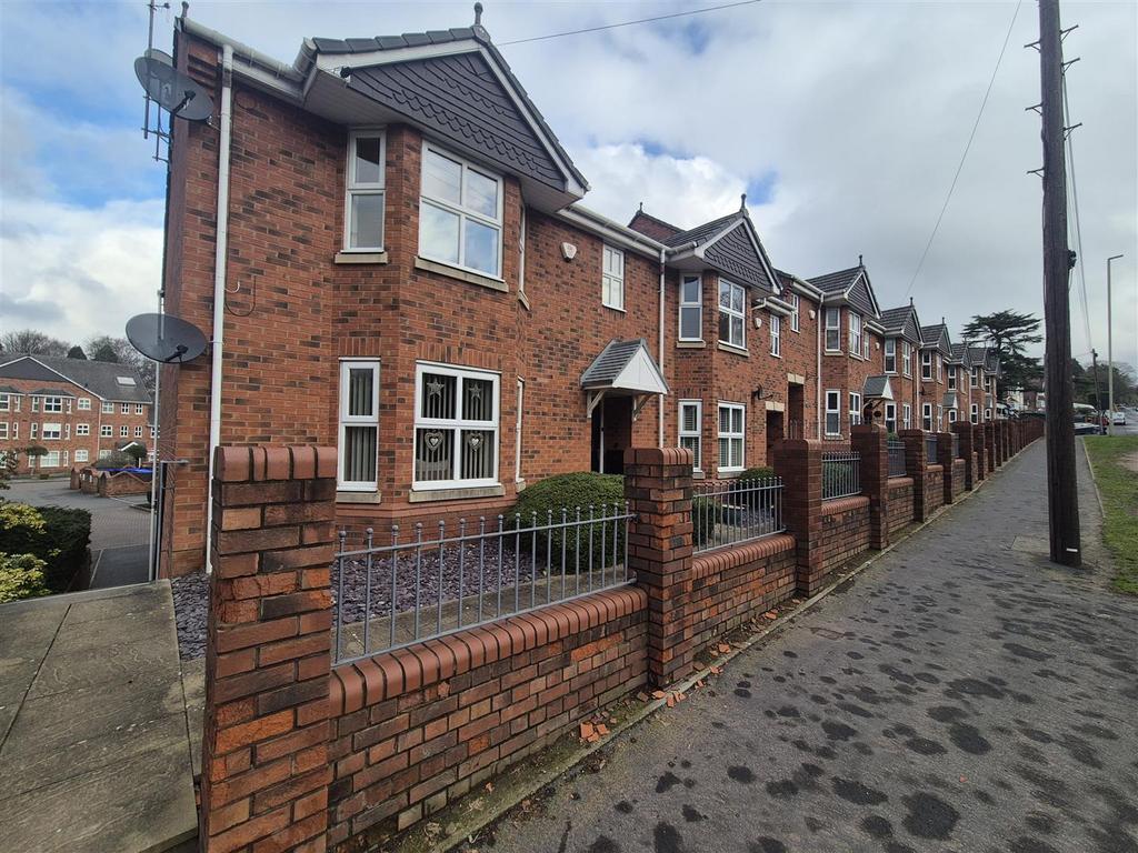 Crownoakes Drive Wordsley 1.jpg