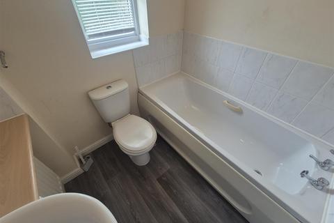 3 bedroom detached house to rent, Slater Close, Cradley Heath