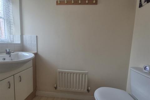 3 bedroom detached house to rent, Slater Close, Cradley Heath