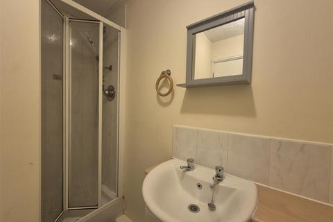 3 bedroom detached house to rent, Slater Close, Cradley Heath