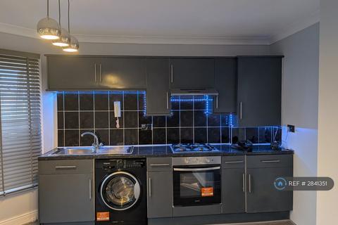 1 bedroom flat to rent, Leavesden Road, Watford, WD24