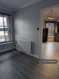 1 bedroom flat to rent, Leavesden Road, Watford, WD24