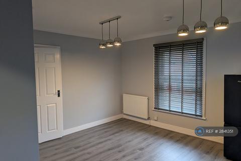 1 bedroom flat to rent, Leavesden Road, Watford, WD24
