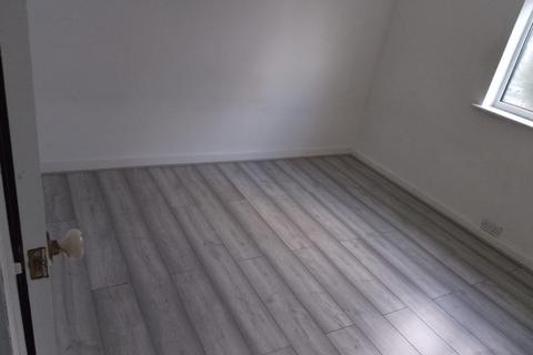 3 bedroom terraced house to rent, Aluric Close, Grays RM16