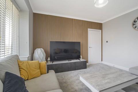 4 bedroom semi-detached house for sale, Southlea Avenue, Thornliebank, Glasgow, East Renfrewshire, G46