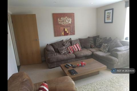 2 bedroom flat to rent, Linkfield Lane, Redhill, RH1