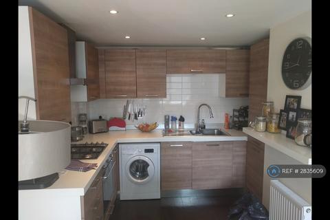 2 bedroom flat to rent, Linkfield Lane, Redhill, RH1