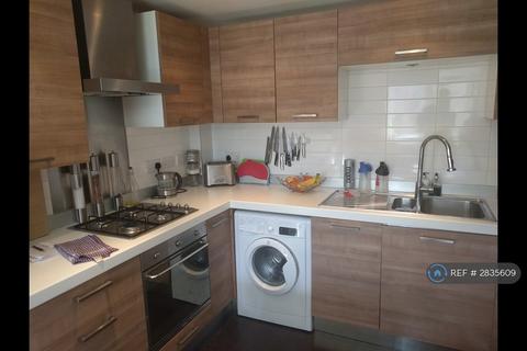 2 bedroom flat to rent, Linkfield Lane, Redhill, RH1