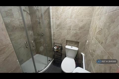 4 bedroom end of terrace house to rent, Bramwell St, Sheffield, S3