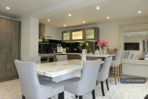 5 bedroom detached house to rent, Station Road, Birmingham, B47