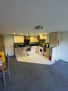 2 bedroom flat to rent, Whalley Road, Manchester M16