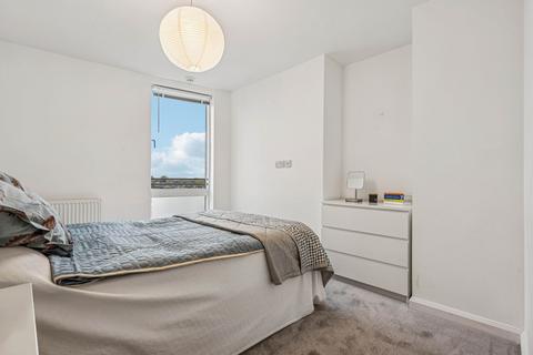 2 bedroom flat to rent, 7 Banister Road, W10