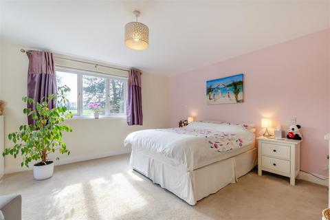 5 bedroom detached house for sale, Vicarage Lane, East Farleigh, Maidstone