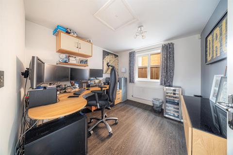 4 bedroom detached house for sale, Thestfield Drive, Staverton