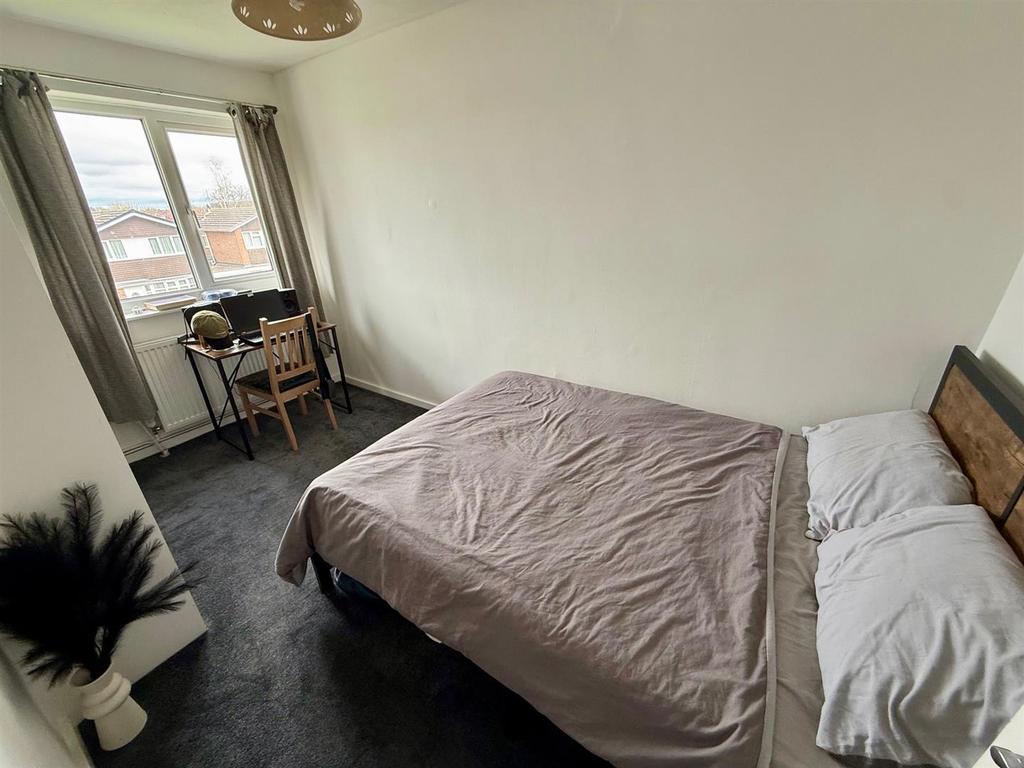 MD96 Bed2.jpg