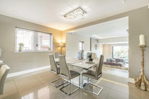 undefined, The Ridings, London W5