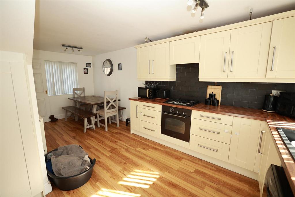 R6 5520.jpg
