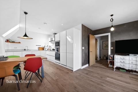 2 bedroom flat for sale, Guardhouse Way, London