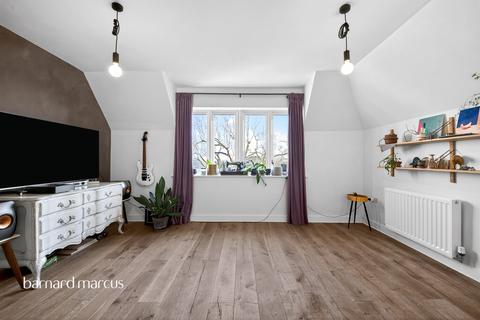 2 bedroom flat for sale, Guardhouse Way, London