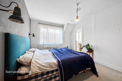 2 bedroom flat for sale, Guardhouse Way, London