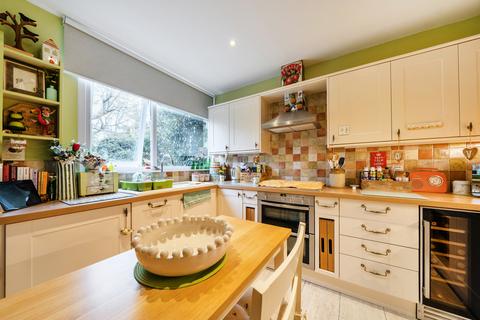 3 bedroom terraced house for sale, Court Road, London
