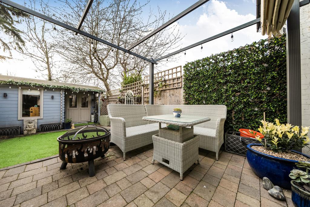 1432898-8-69c179b...