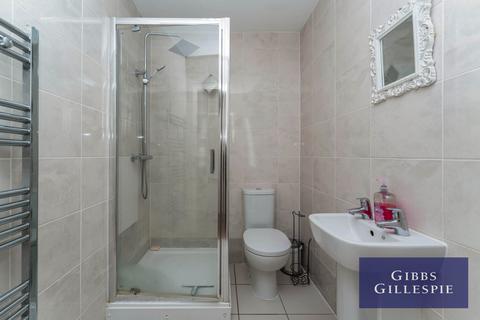 3 bedroom semi-detached house to rent, Willoughby Avenue, Uxbridge, UB10