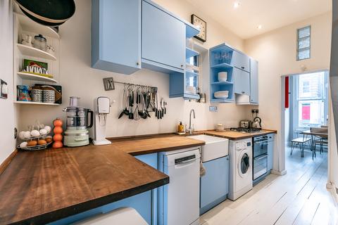 2 bedroom flat for sale, Brondesbury Villas, London, NW6