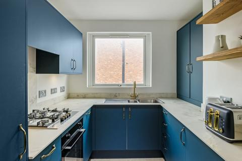 2 bedroom flat to rent, Lordship Lane London SE22
