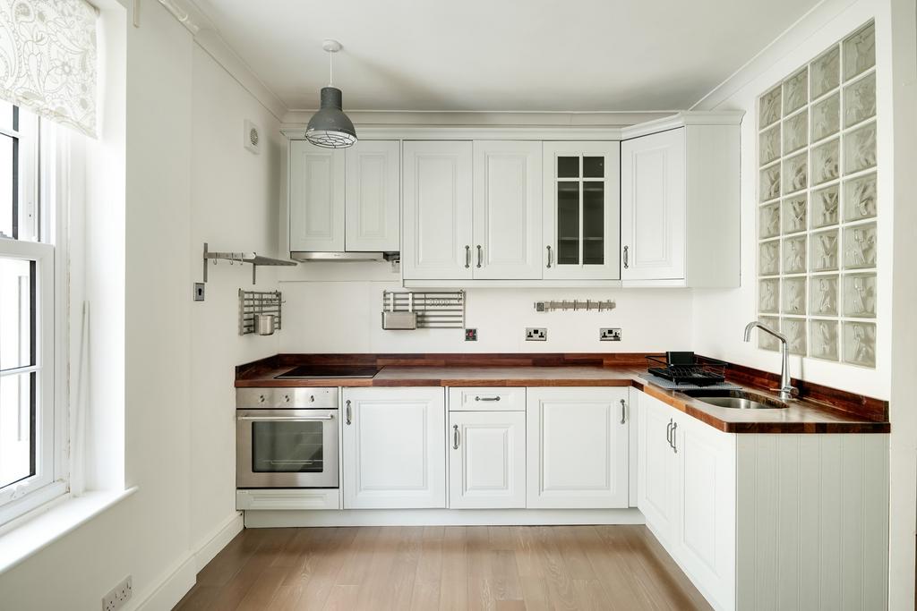 Kitchen ()
