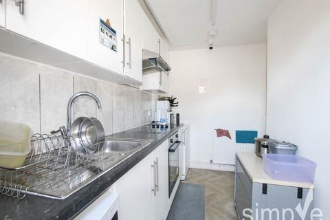 1 bedroom in a house share to rent, High Street, Harlington, Middlesex