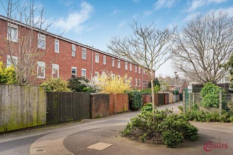 3 bedroom house for sale, Tresham Walk, London