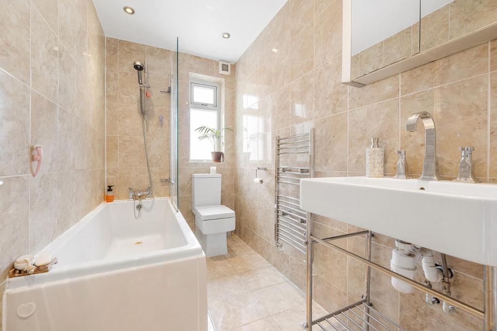 Bathroom.JPG