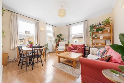 3 bedroom maisonette for sale, Doverfield Road, London SW2