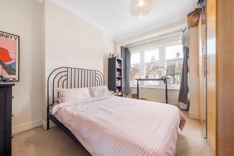3 bedroom maisonette for sale, Doverfield Road, London SW2