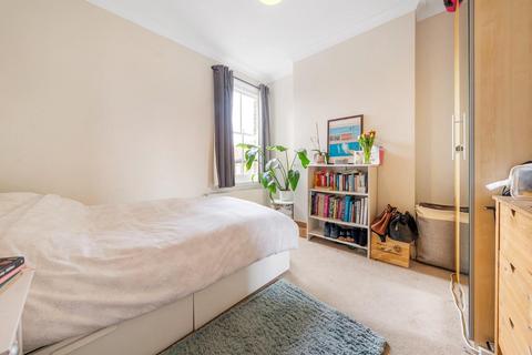 3 bedroom maisonette for sale, Doverfield Road, London SW2