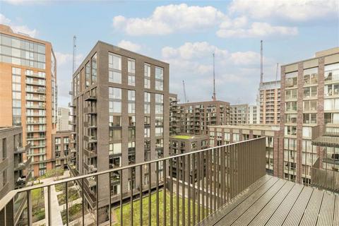 Studio to rent, New Union Square, London SW8