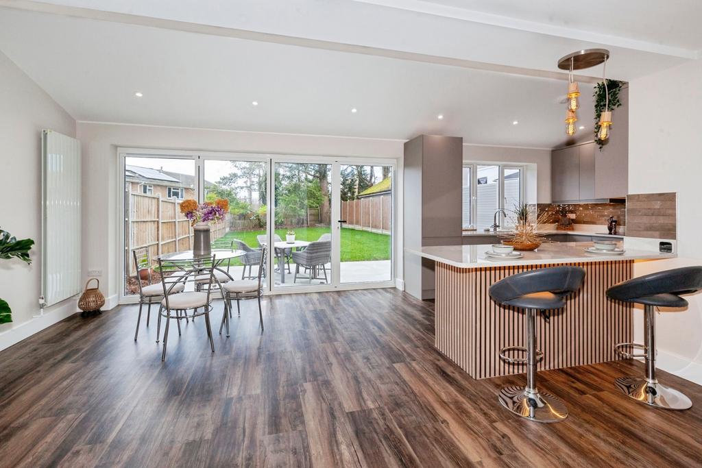 Kitchen / Dining