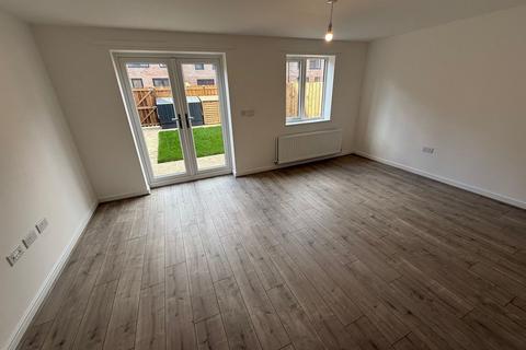 3 bedroom terraced house to rent, Mews Lane, West Park Quarter, Sunderland, SR2