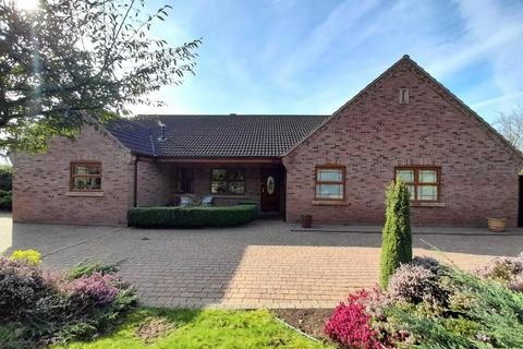 4 bedroom detached bungalow for sale, Summer Hill, Gainsborough, DN21 1HQ