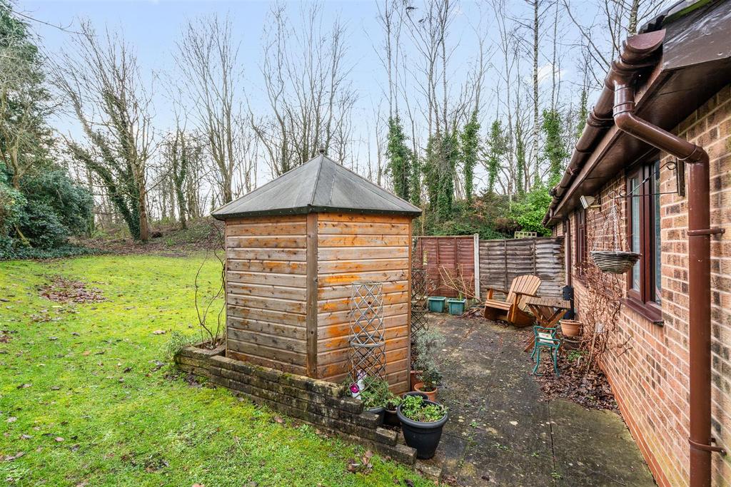 21 Hartlebury Close 2.jpg
