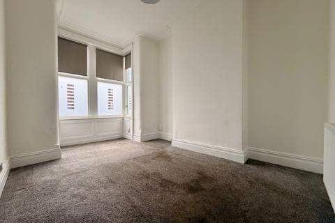 5 bedroom terraced house to rent, Holmfield Road, Blackpool, FY2