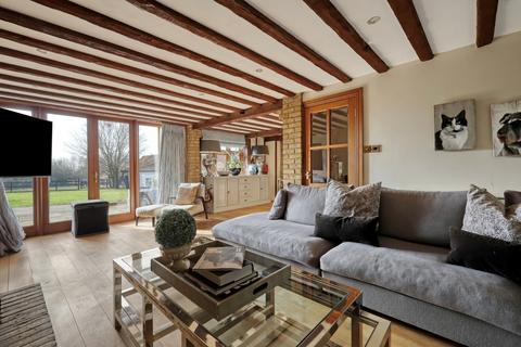 4 bedroom house for sale, Pages Lane, Romford, RM3