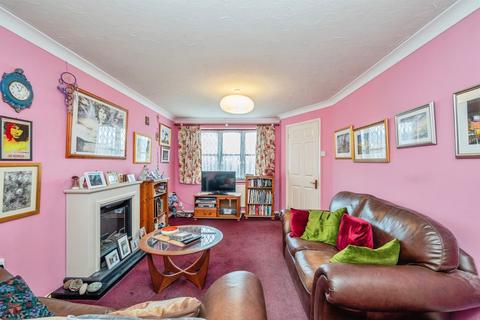 4 bedroom detached house for sale, Prince Of Wales Road, Caister-On-Sea, Great Yarmouth