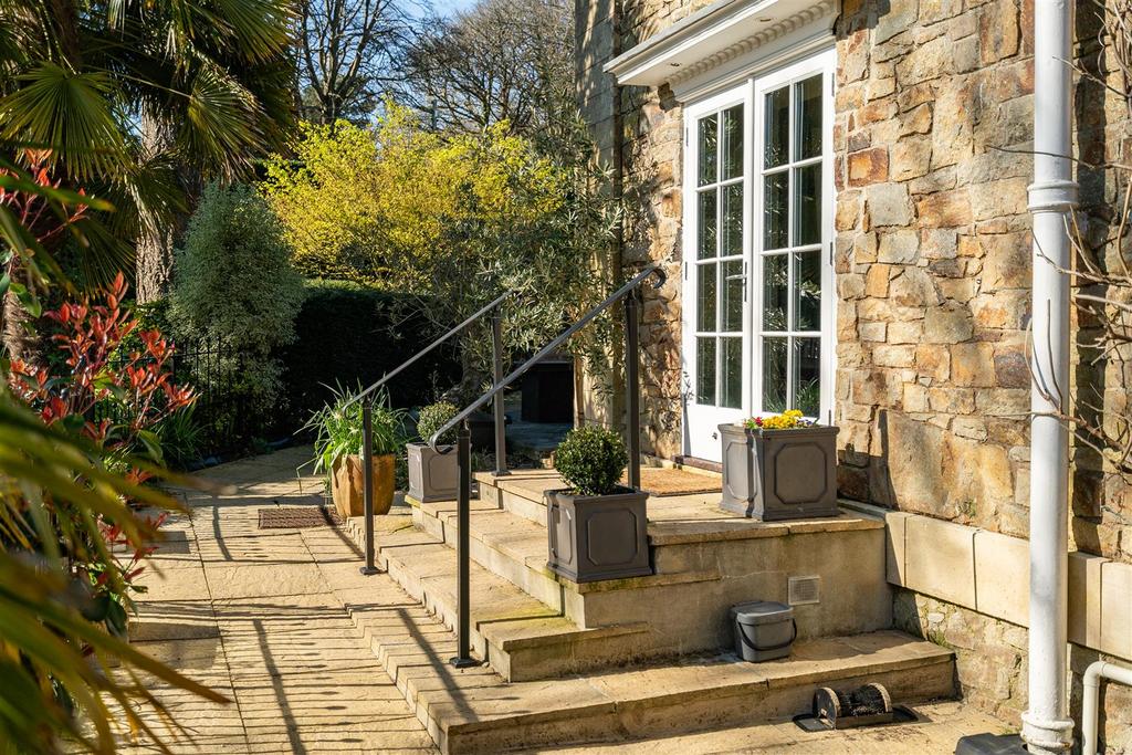 1-Trewinnard-Court exteriors-23.jpg