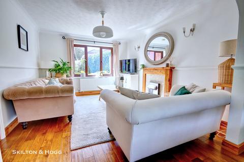 4 bedroom detached house for sale, Worcester Way, Daventry NN11