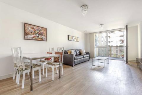 2 bedroom flat to rent, Pell Street, London SE8